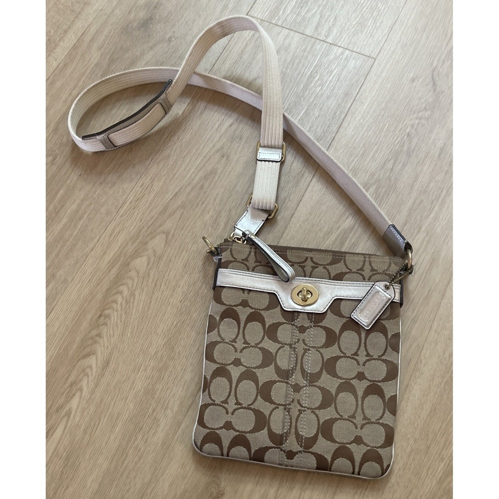 Vintage Coach Crossbody Signature C Beige Silver Gold Hardware